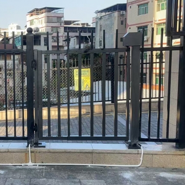 栅栏门